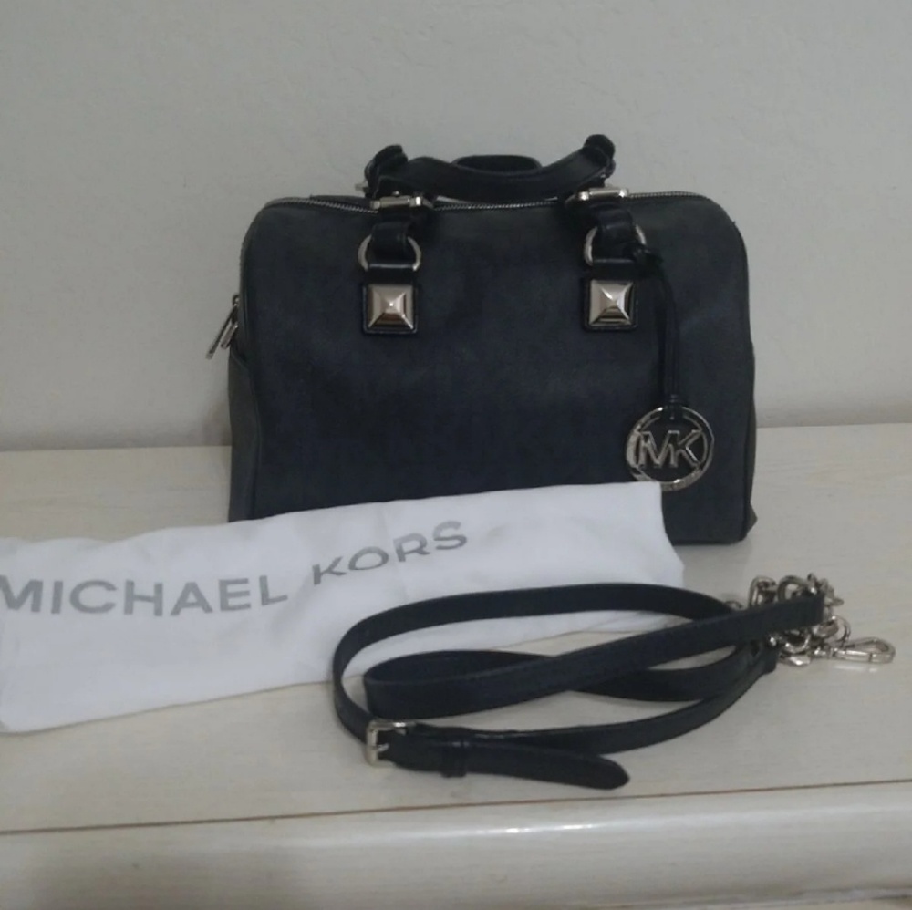 1DAY SALE!Authentic MK crossbody bag